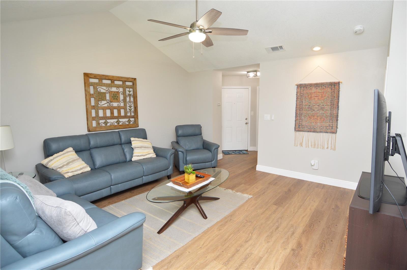 Image 21 of 100 For 8613 Mallard Reserve Drive 202