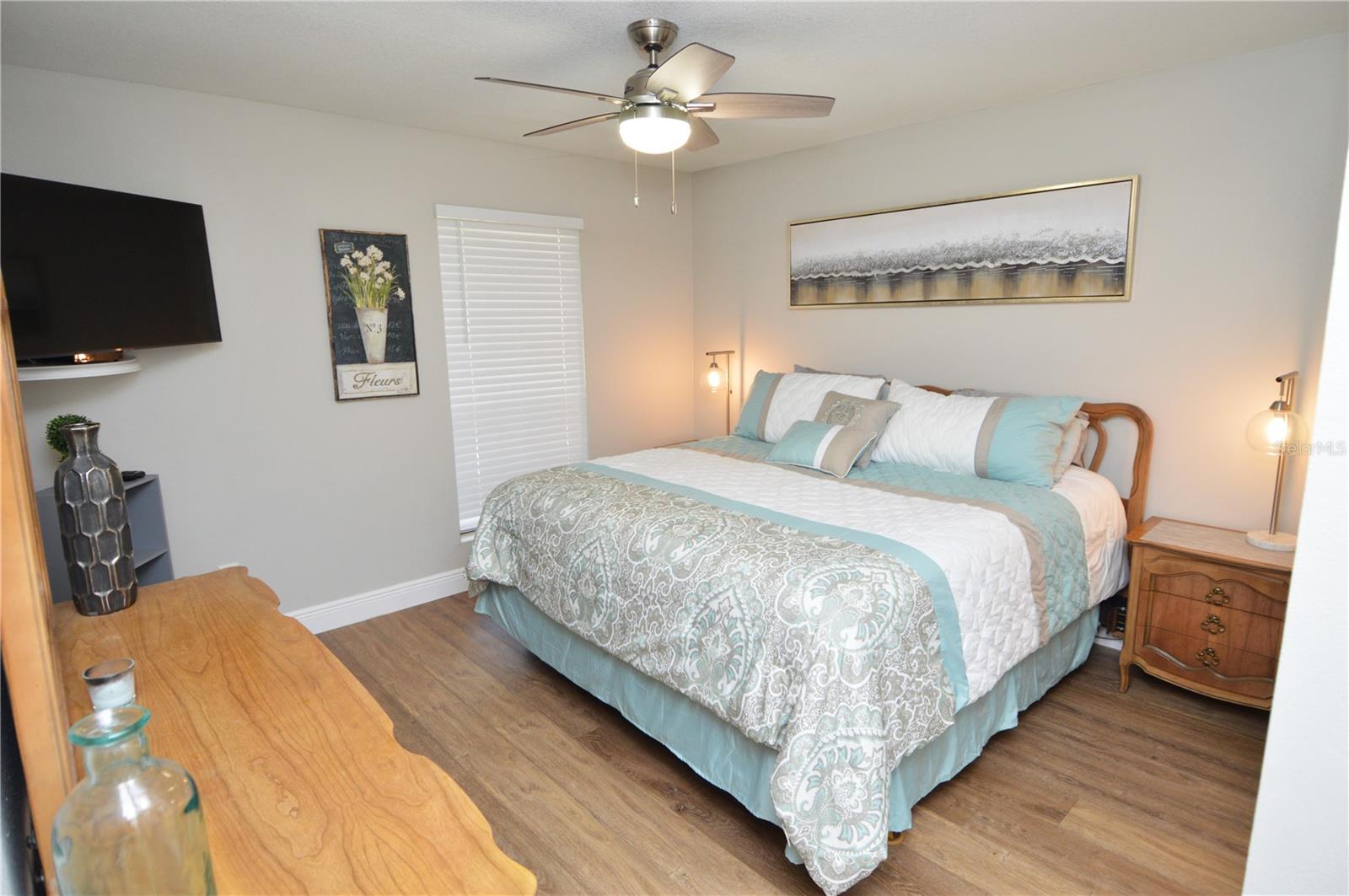 Image 25 of 100 For 8613 Mallard Reserve Drive 202