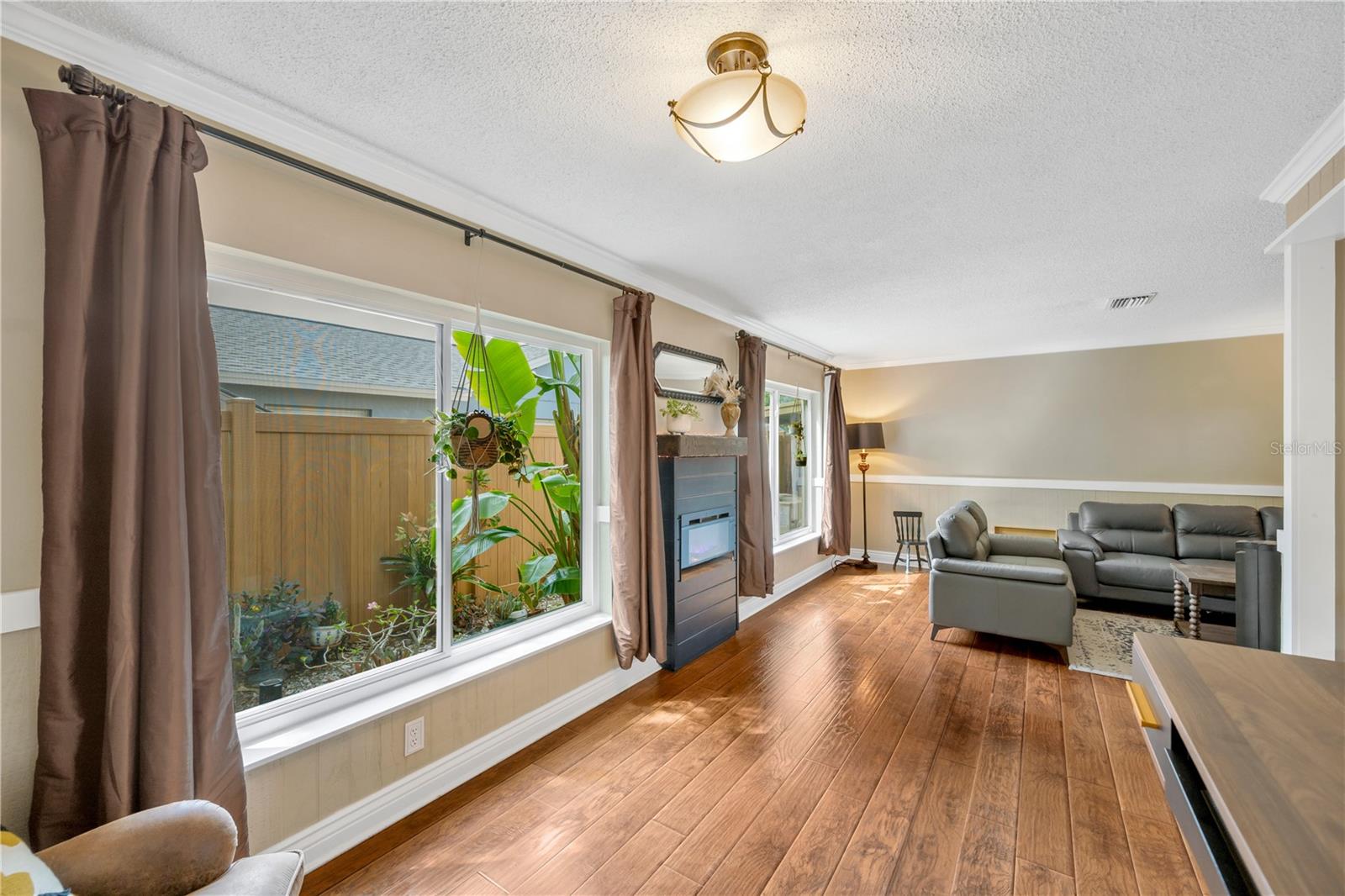 Image 11 of 62 For 13921 Cherry Dale Lane