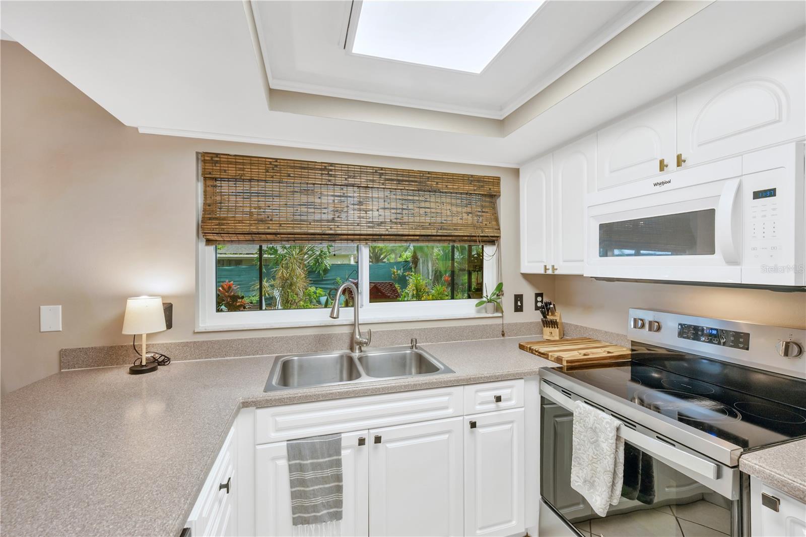 Image 16 of 62 For 13921 Cherry Dale Lane