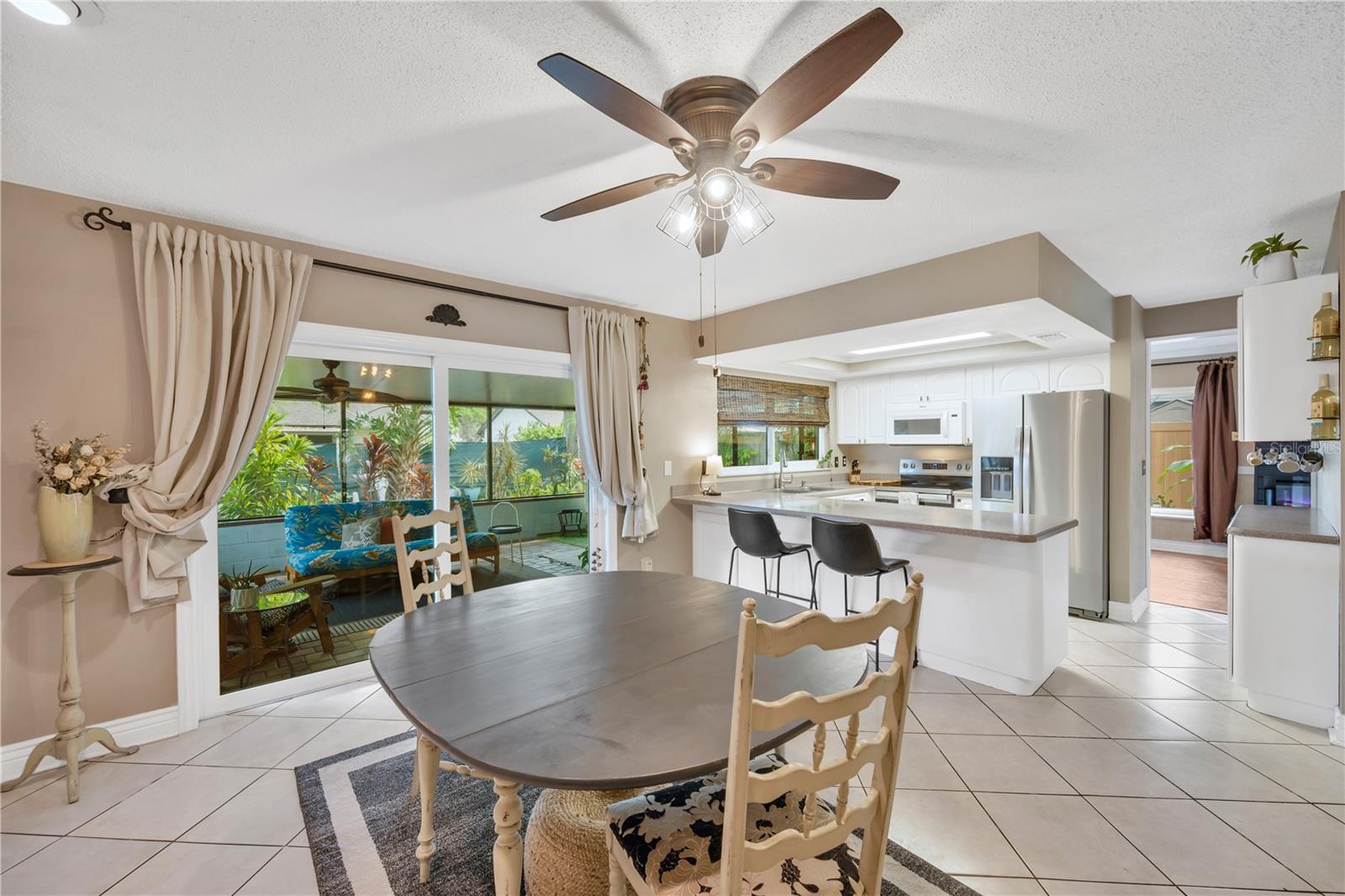 Image 21 of 62 For 13921 Cherry Dale Lane