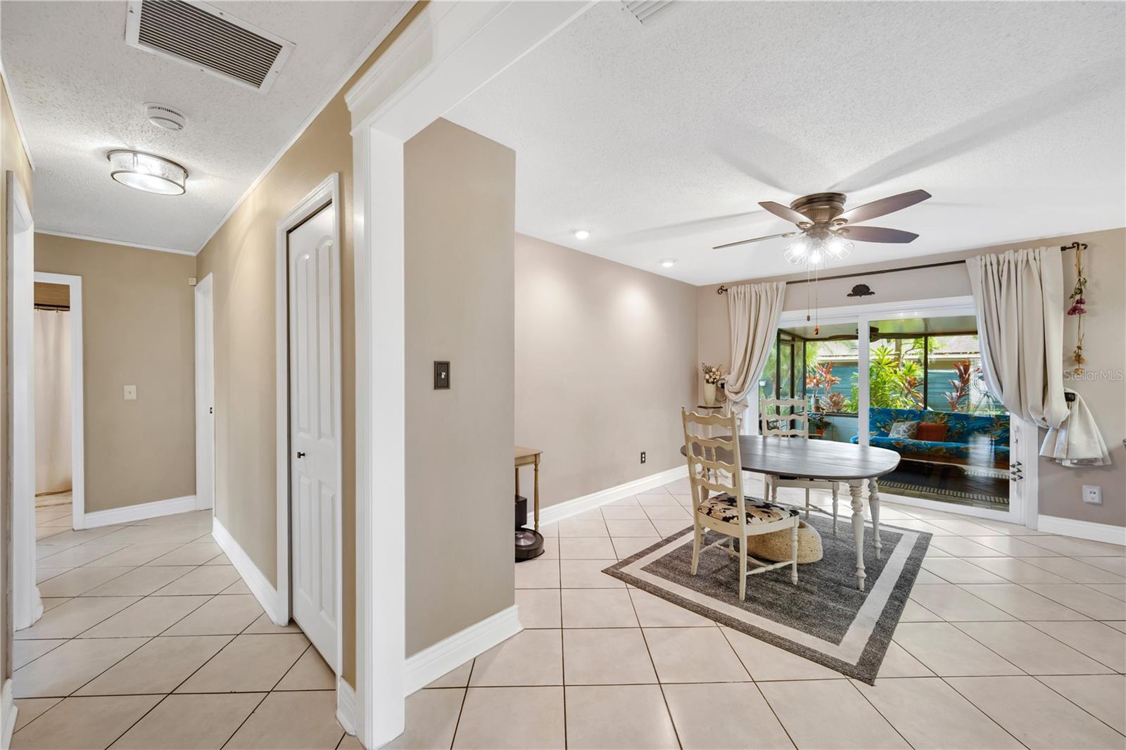 Image 23 of 62 For 13921 Cherry Dale Lane