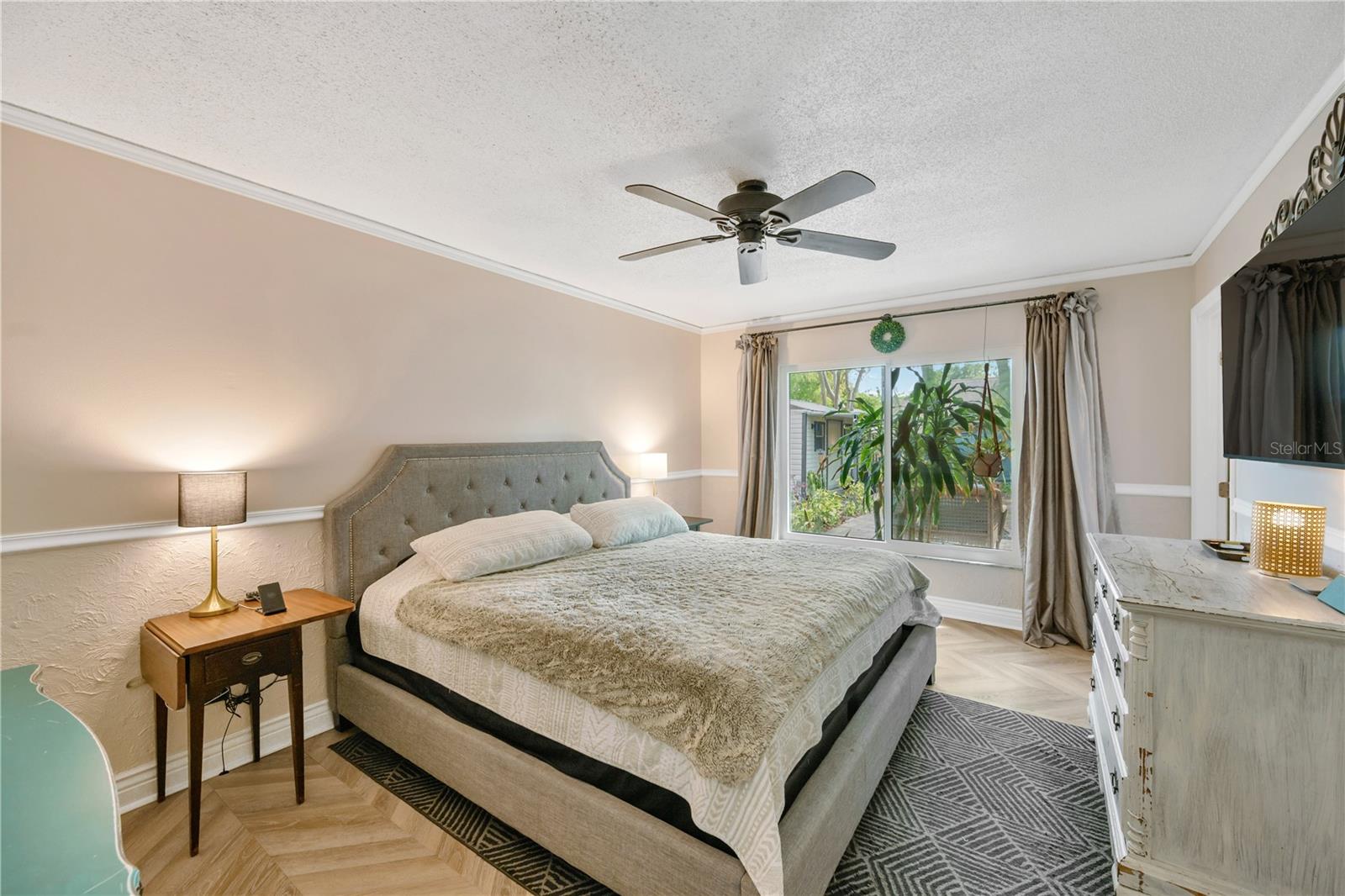 Image 24 of 62 For 13921 Cherry Dale Lane