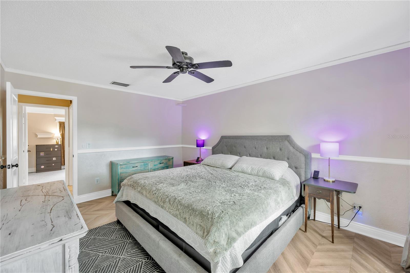 Image 27 of 62 For 13921 Cherry Dale Lane