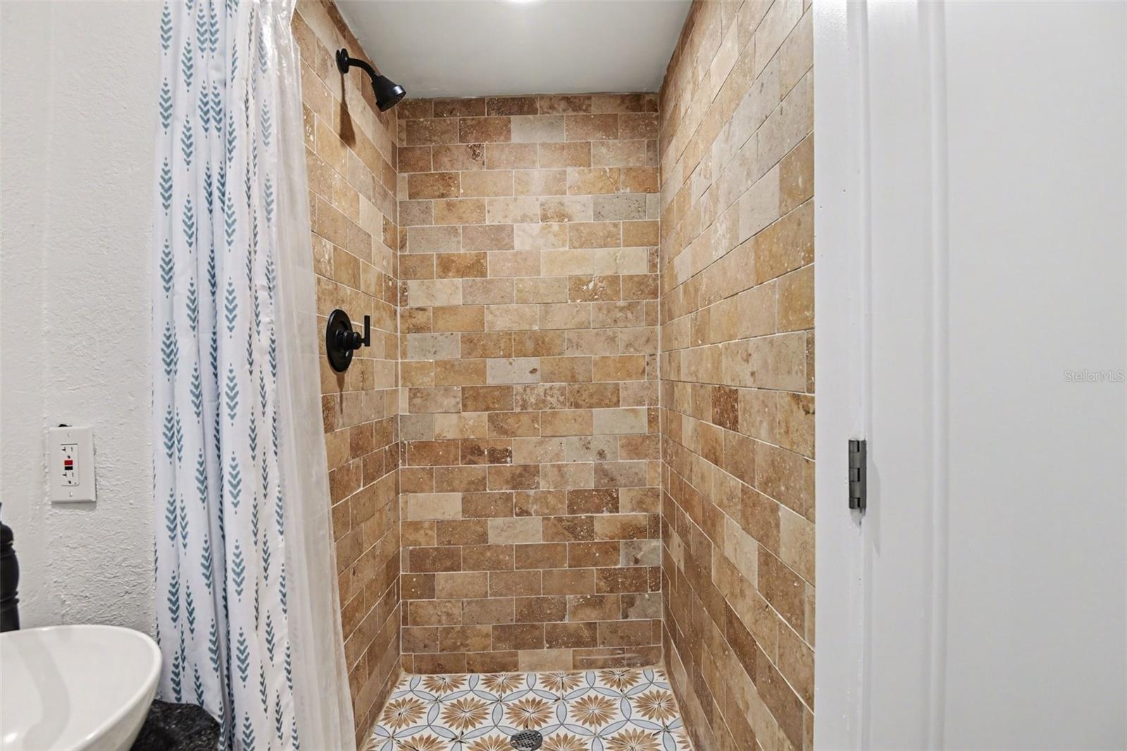 Image 25 of 39 For 468 Grenier Drive