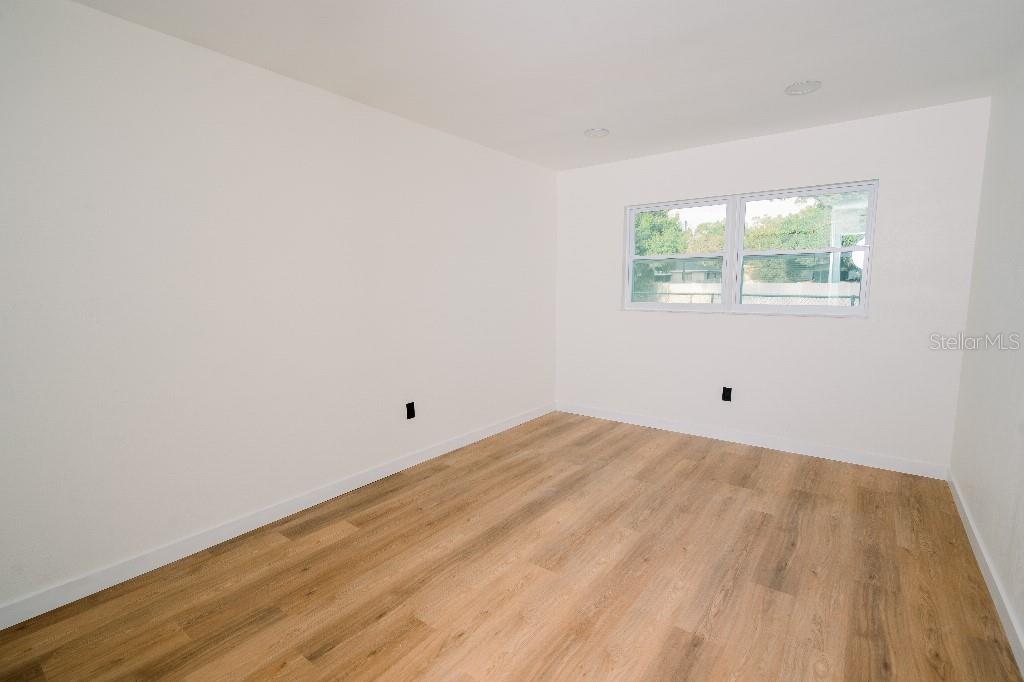 Image 17 of 33 For 219 Corona Avenue