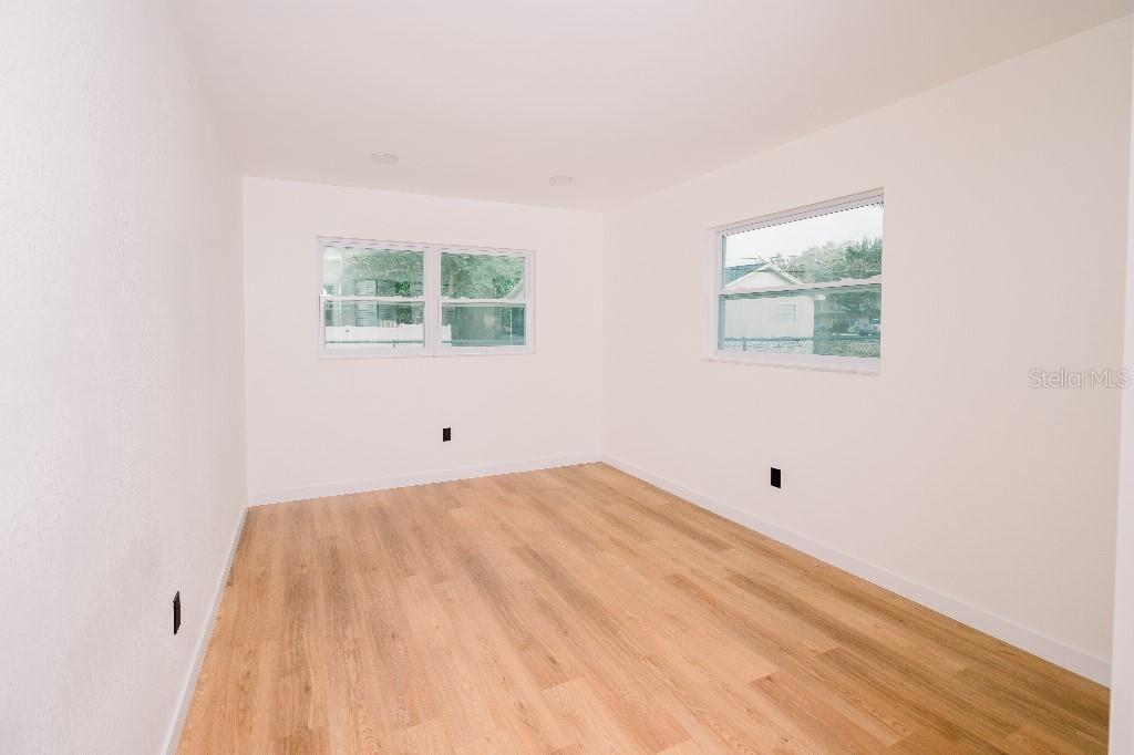 Image 20 of 33 For 219 Corona Avenue