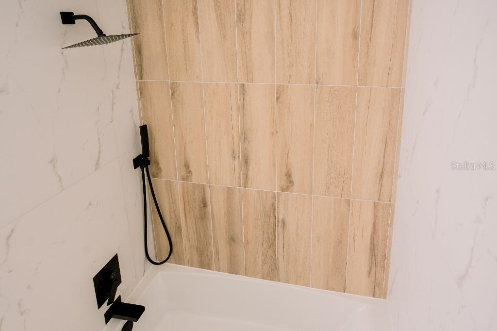 Image 23 of 33 For 219 Corona Avenue