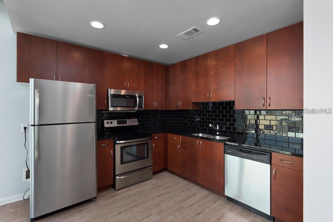 Image 5 of 10 For 777 Ashley Drive 1205