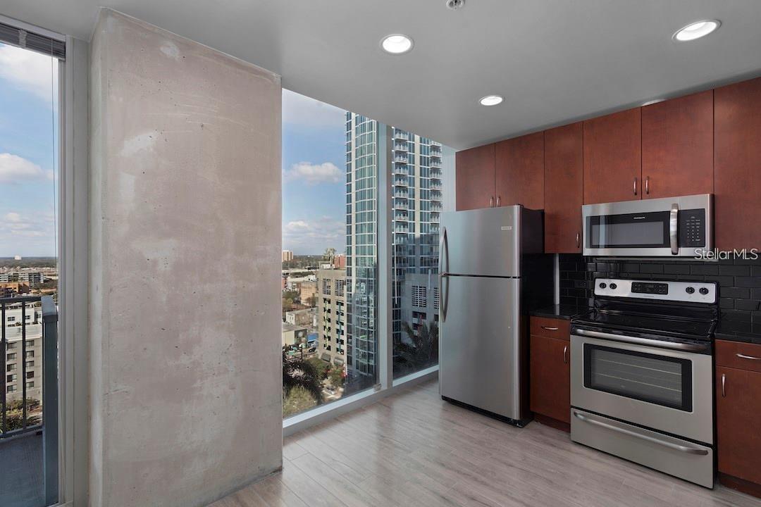 Image 6 of 10 For 777 Ashley Drive 1205