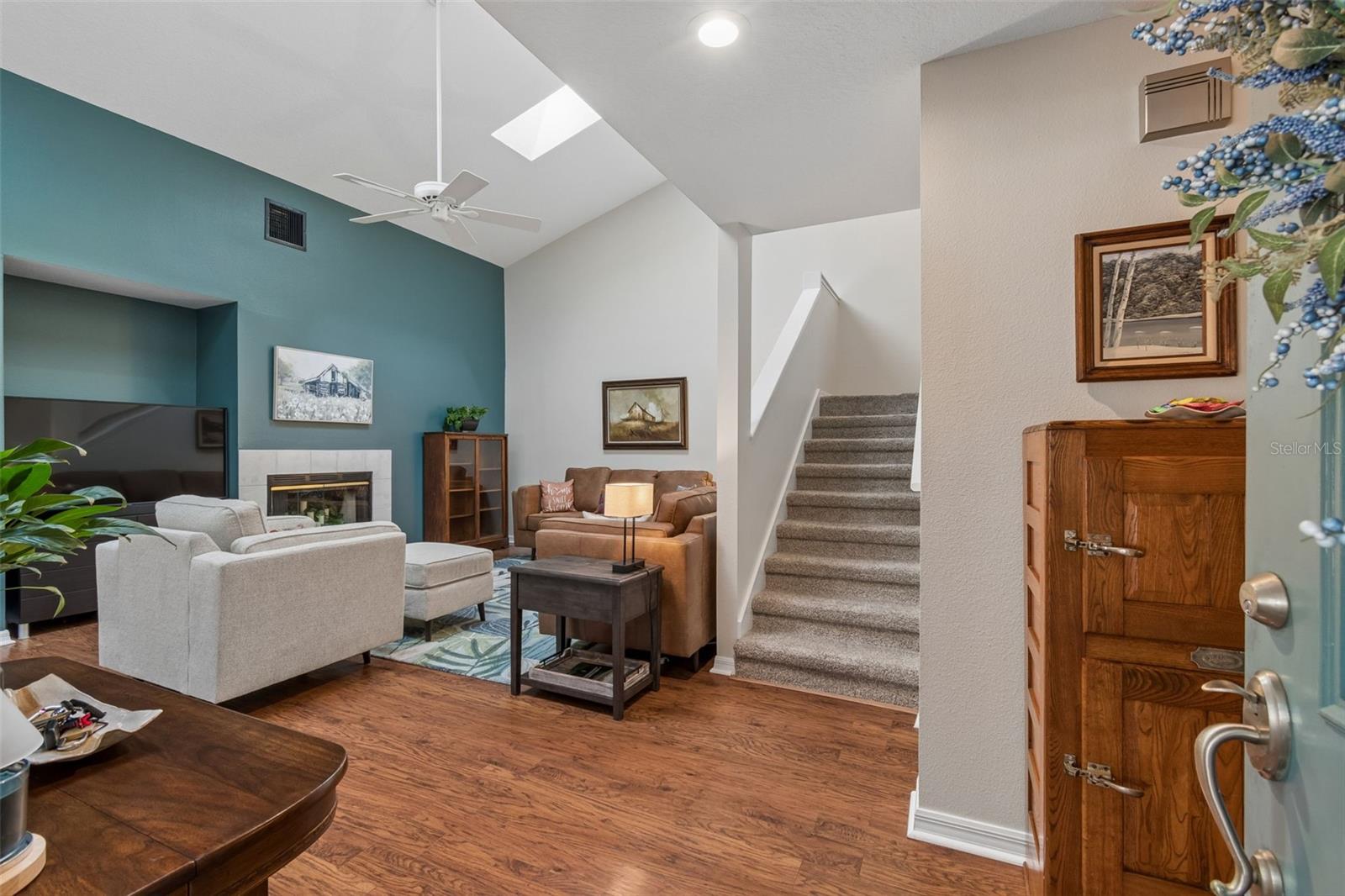 Listing photo id 11 for 5024 Umber Way S