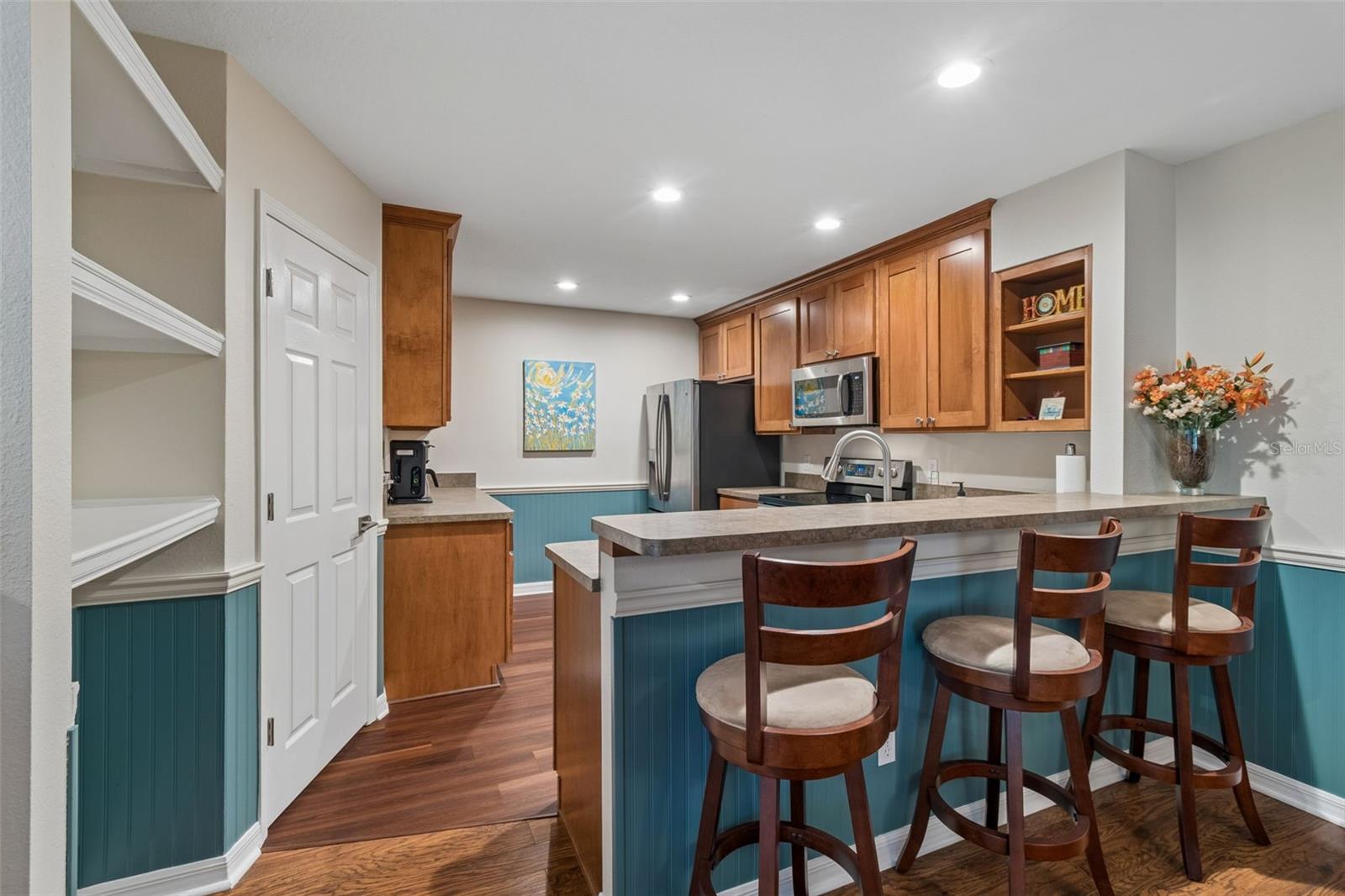 Listing photo id 13 for 5024 Umber Way S