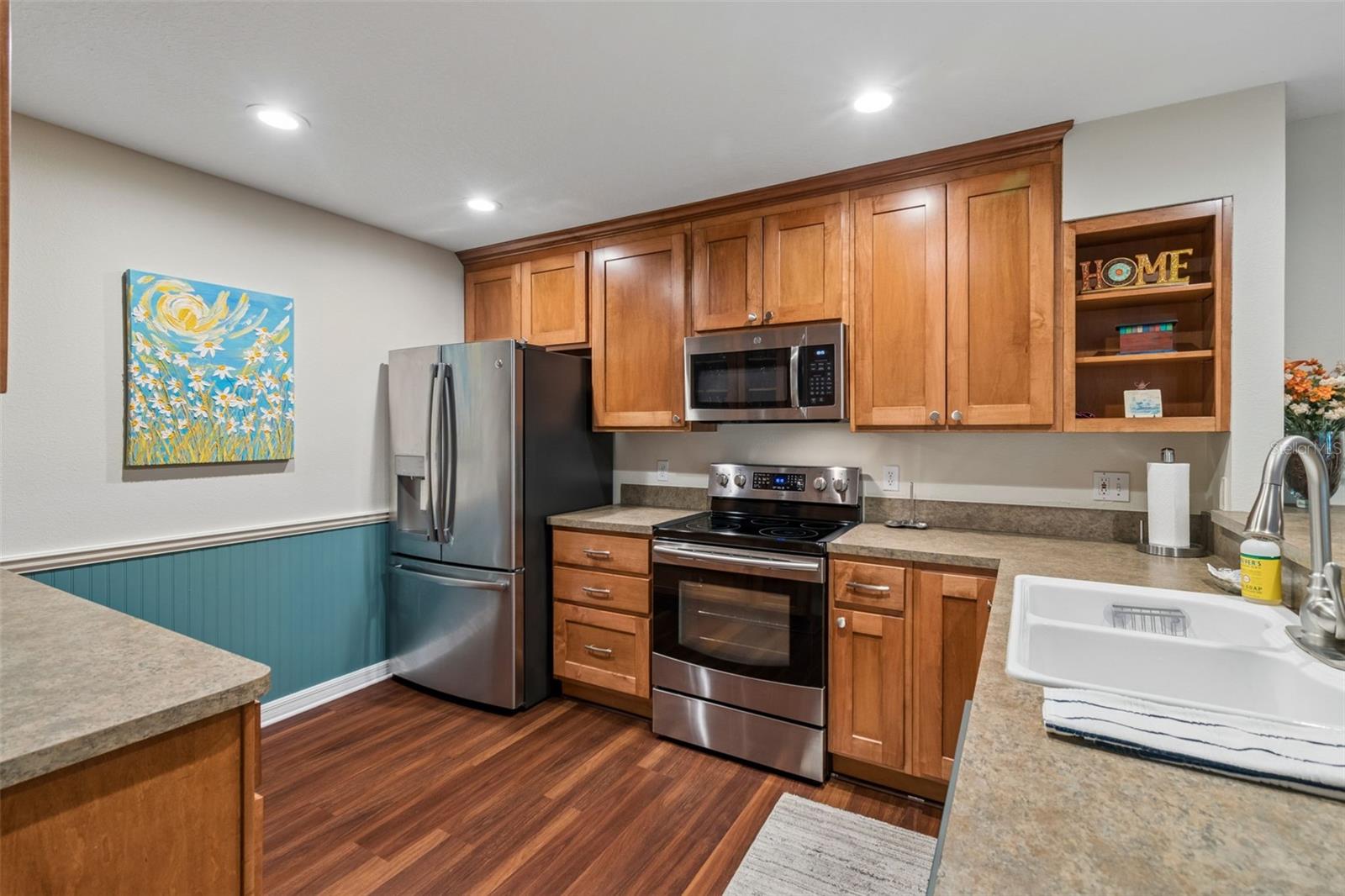 Listing photo id 14 for 5024 Umber Way S