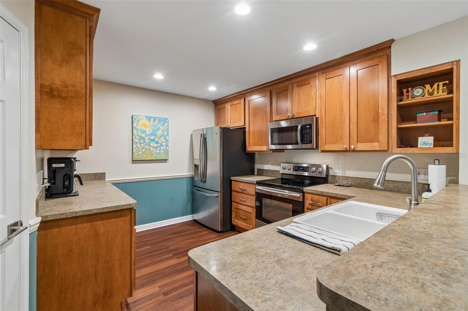 Listing photo id 15 for 5024 Umber Way S