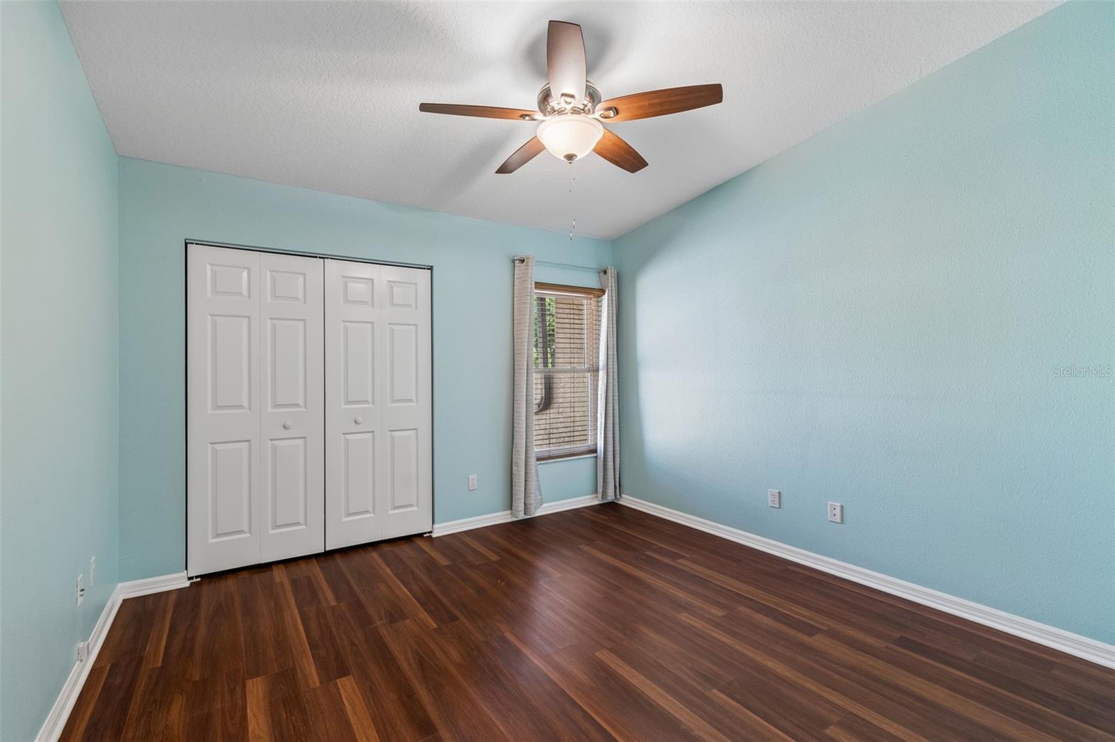 Listing photo id 27 for 5024 Umber Way S