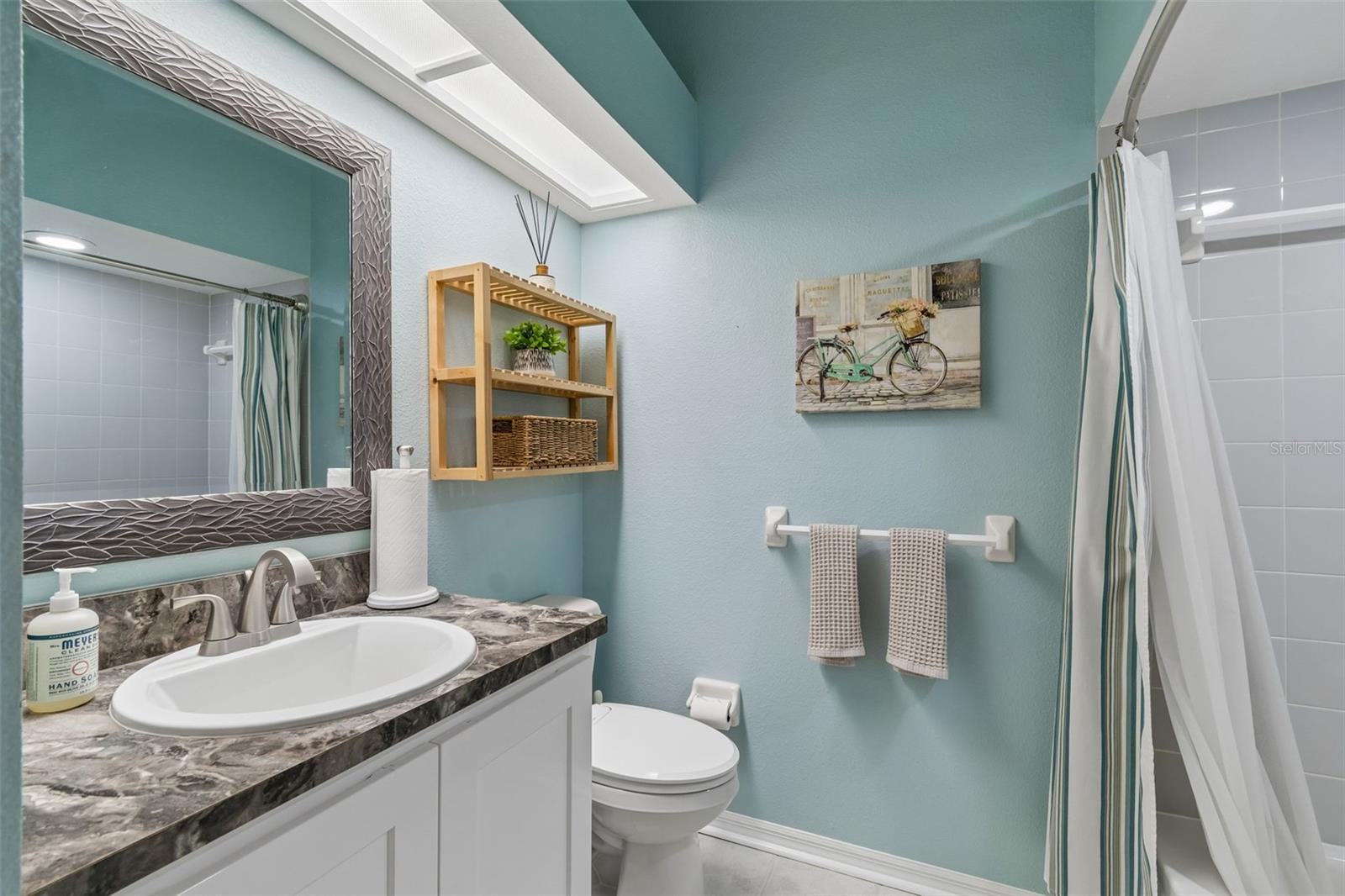 Listing photo id 28 for 5024 Umber Way S