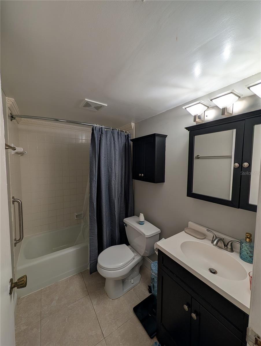 Image 11 of 83 For 255 Dolphin Point 505