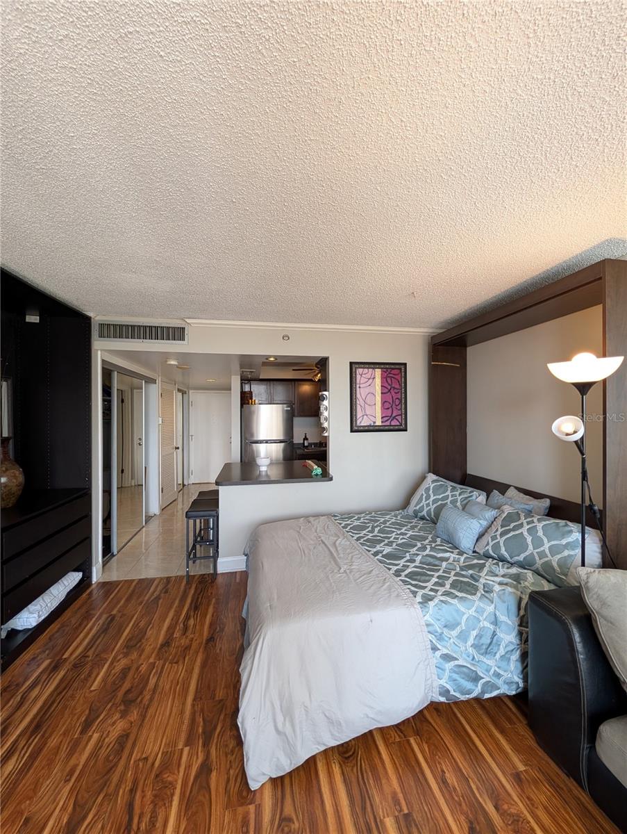 Image 24 of 83 For 255 Dolphin Point 505