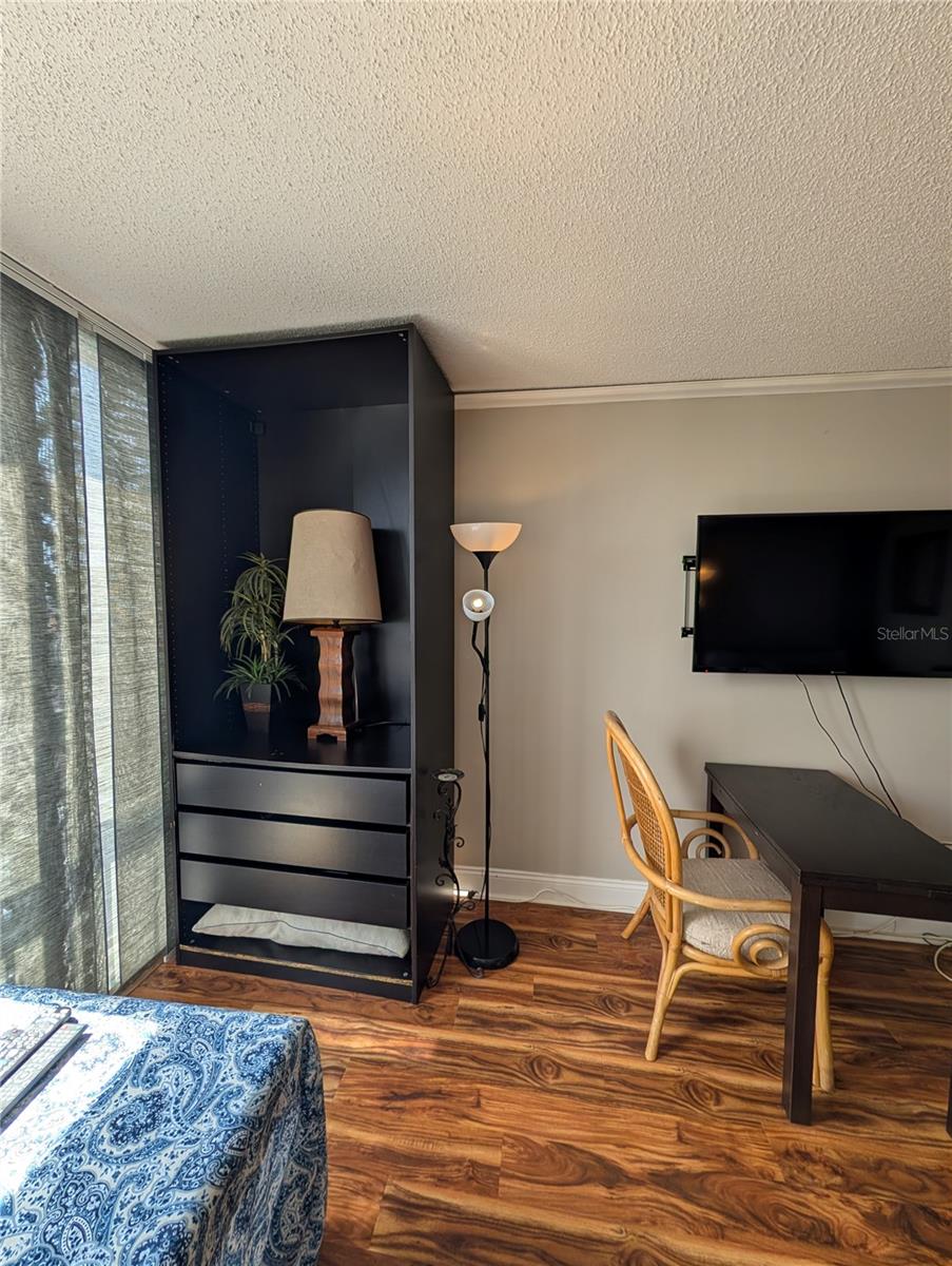 Image 25 of 83 For 255 Dolphin Point 505