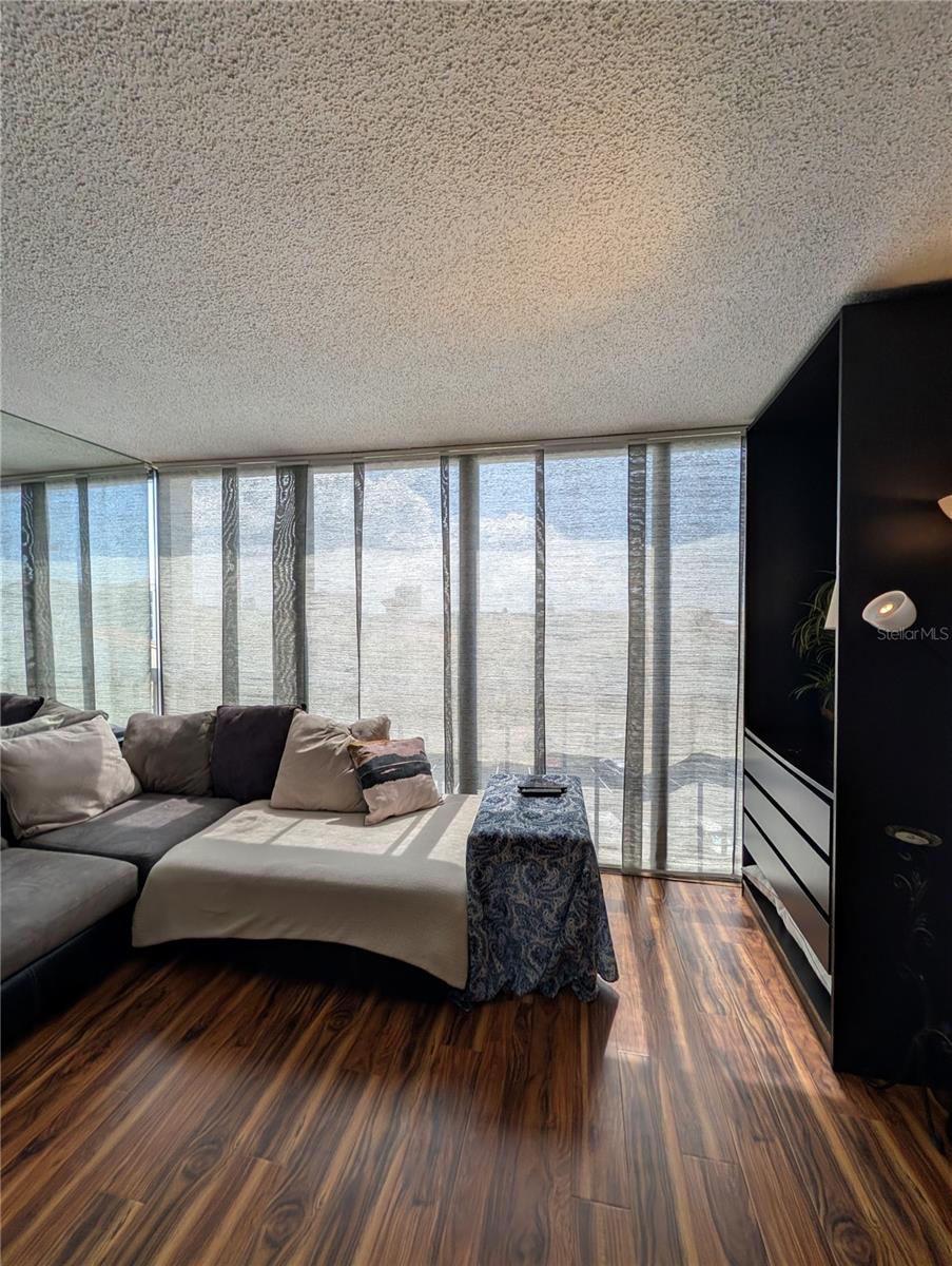 Image 35 of 83 For 255 Dolphin Point 505