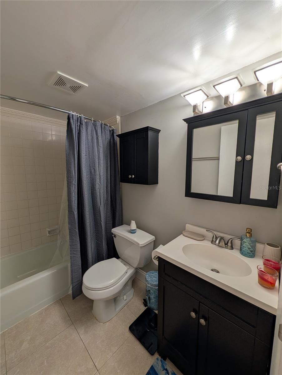 Image 9 of 83 For 255 Dolphin Point 505