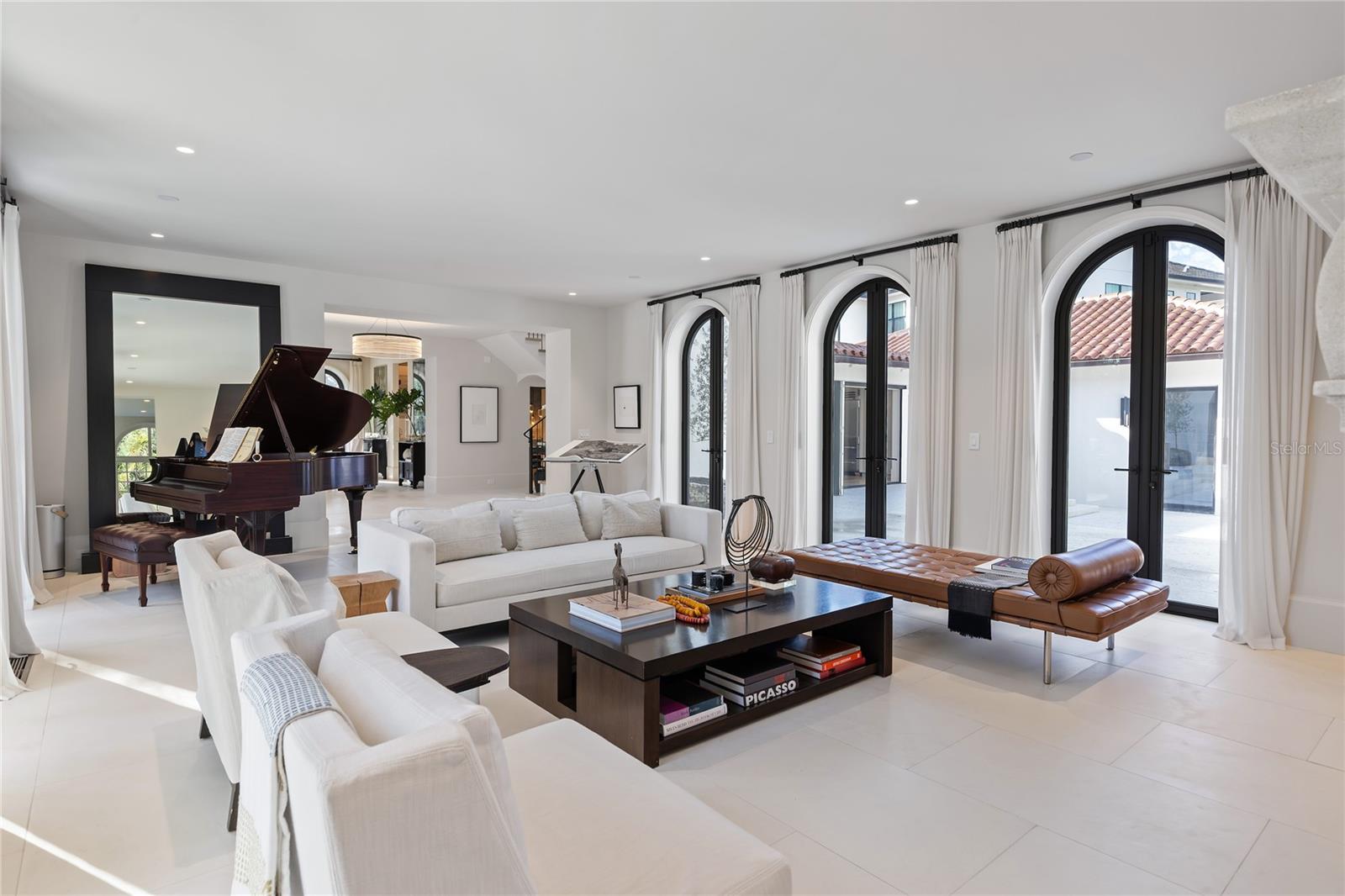 Listing photo id 8 for 416 Brightwaters Boulevard Ne