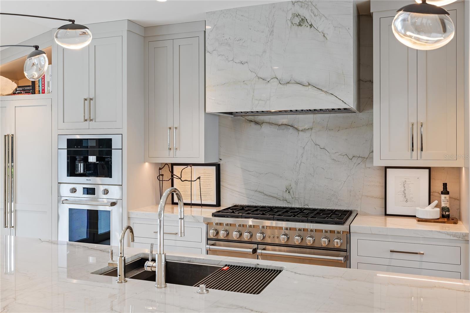 Listing photo id 18 for 416 Brightwaters Boulevard Ne