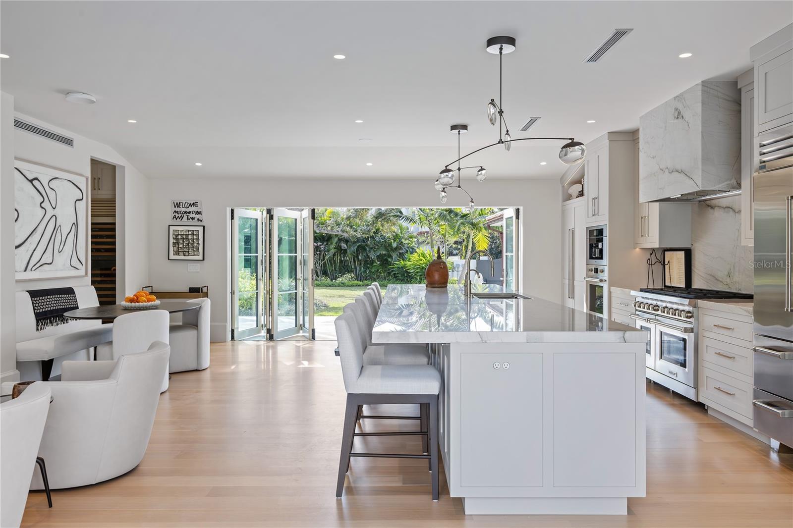 Listing photo id 19 for 416 Brightwaters Boulevard Ne