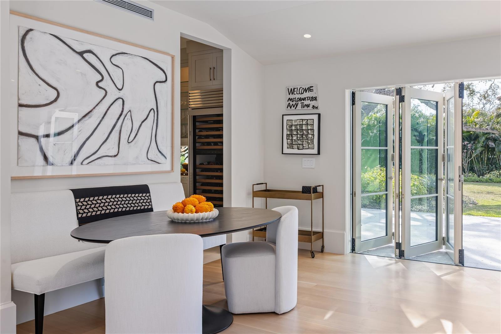 Listing photo id 20 for 416 Brightwaters Boulevard Ne