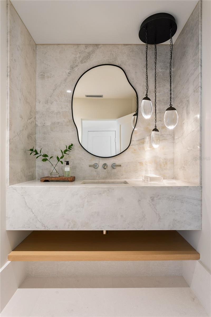 Listing photo id 22 for 416 Brightwaters Boulevard Ne