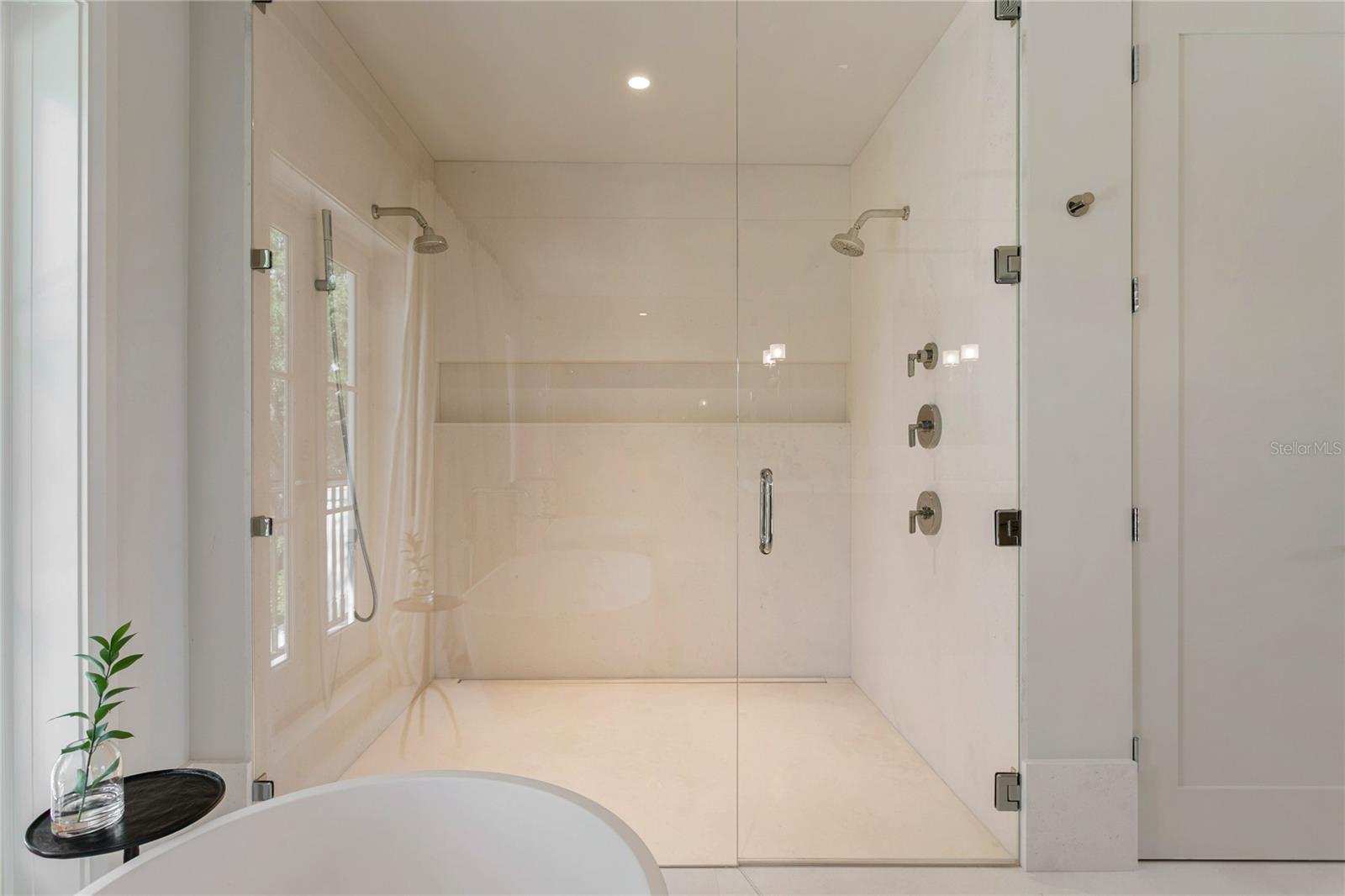 Listing photo id 27 for 416 Brightwaters Boulevard Ne