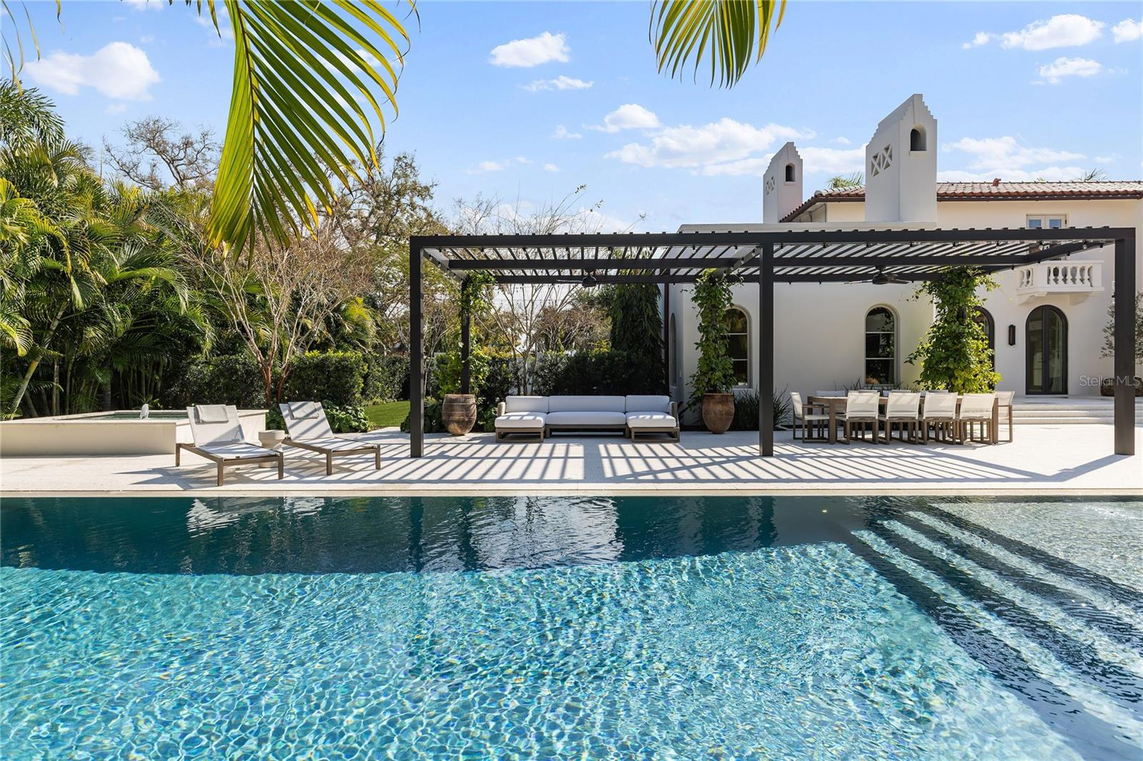 Listing photo id 34 for 416 Brightwaters Boulevard Ne