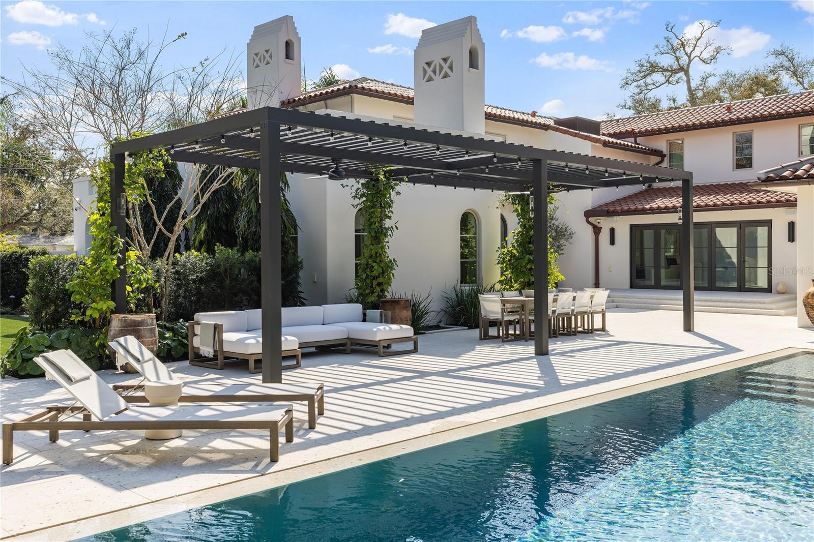 Listing photo id 36 for 416 Brightwaters Boulevard Ne