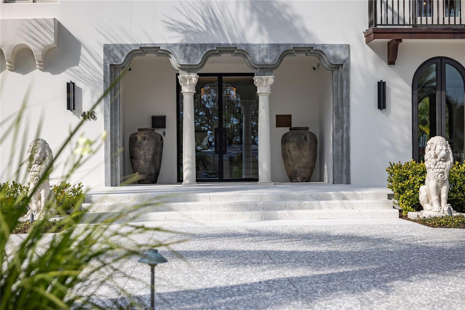 Listing photo id 2 for 416 Brightwaters Boulevard Ne