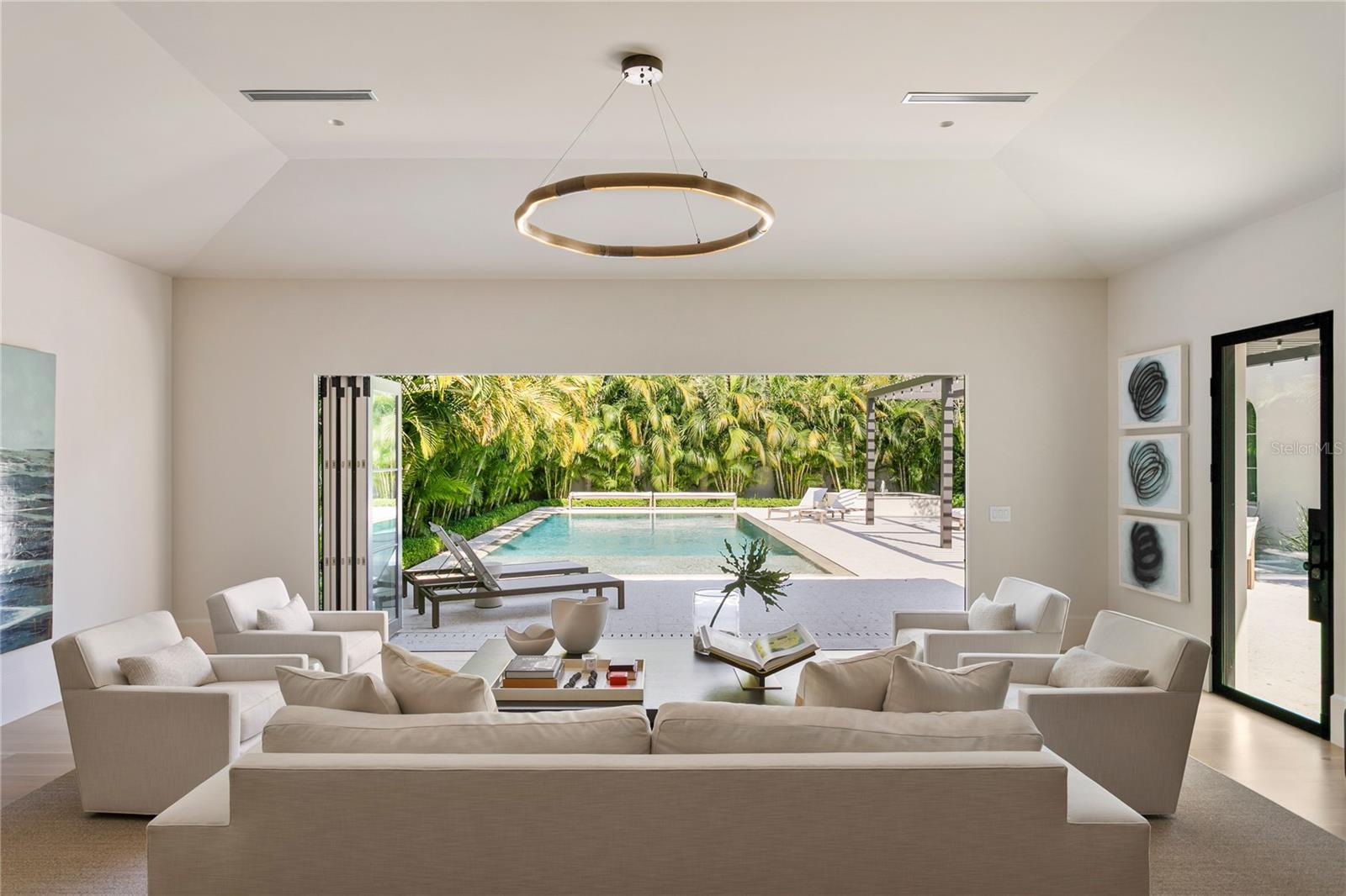 Listing photo id 38 for 416 Brightwaters Boulevard Ne