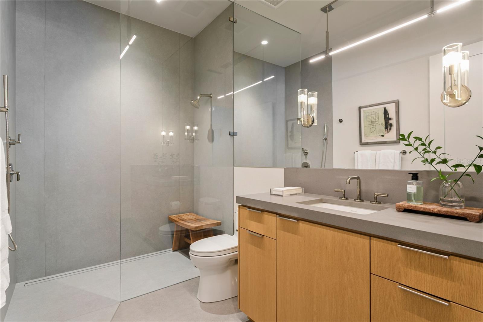 Listing photo id 42 for 416 Brightwaters Boulevard Ne