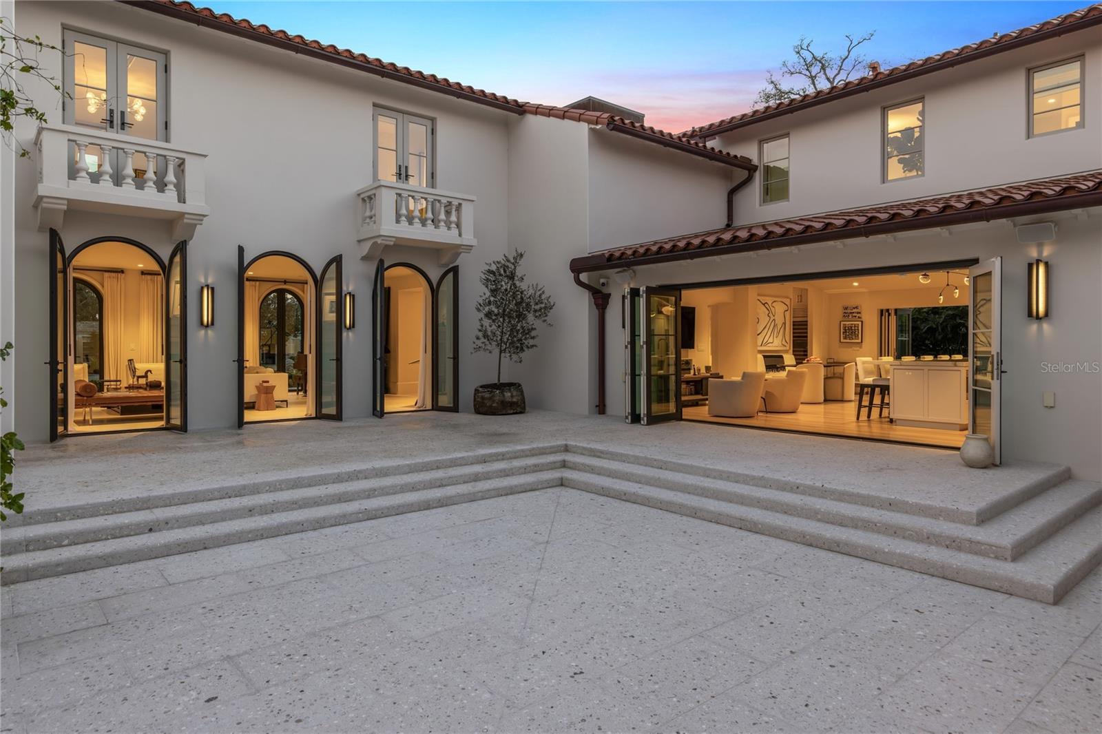 Listing photo id 45 for 416 Brightwaters Boulevard Ne