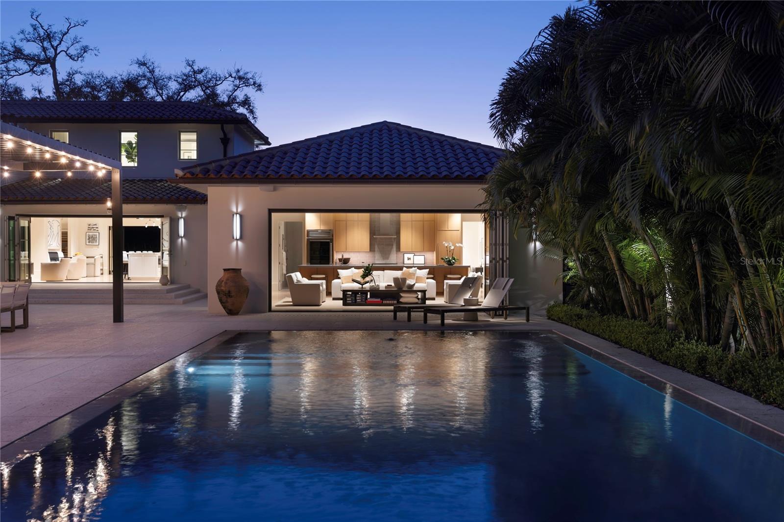 Listing photo id 49 for 416 Brightwaters Boulevard Ne