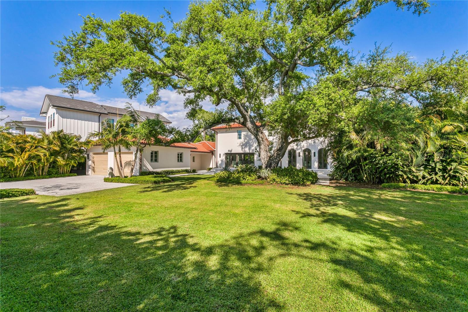 Listing photo id 55 for 416 Brightwaters Boulevard Ne