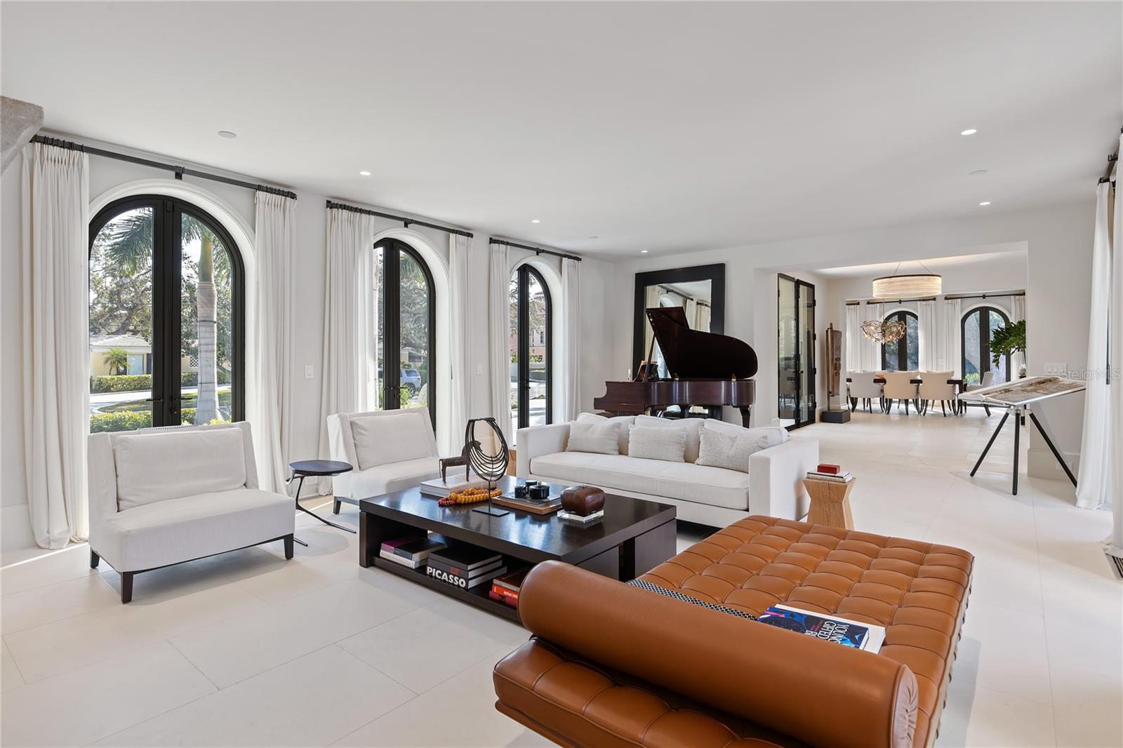 Listing photo id 7 for 416 Brightwaters Boulevard Ne