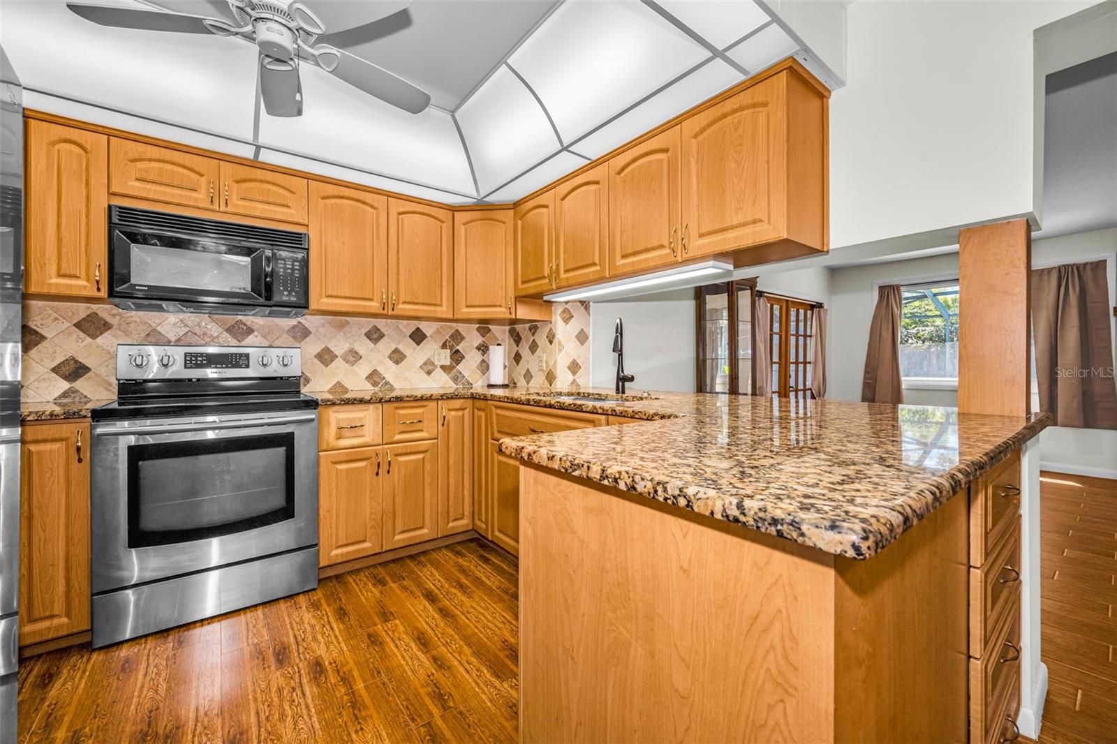 Image 10 of 28 For 11490 84th Avenue