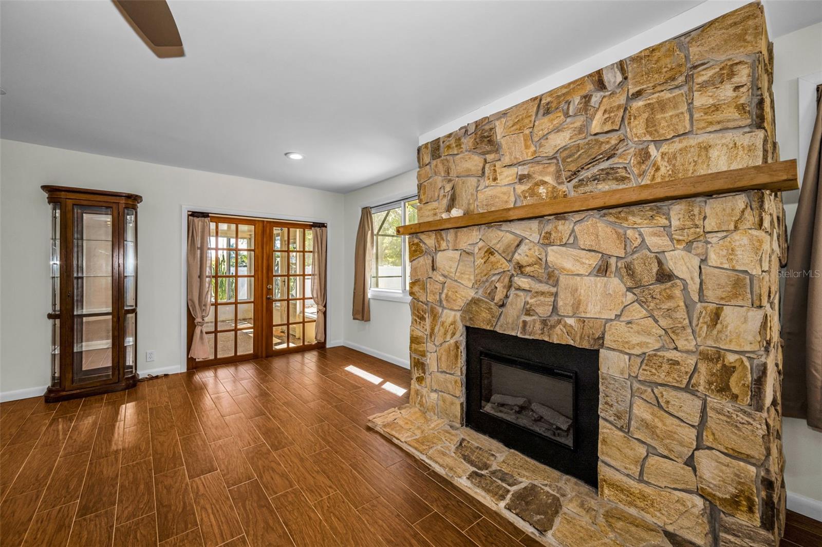 Image 14 of 28 For 11490 84th Avenue