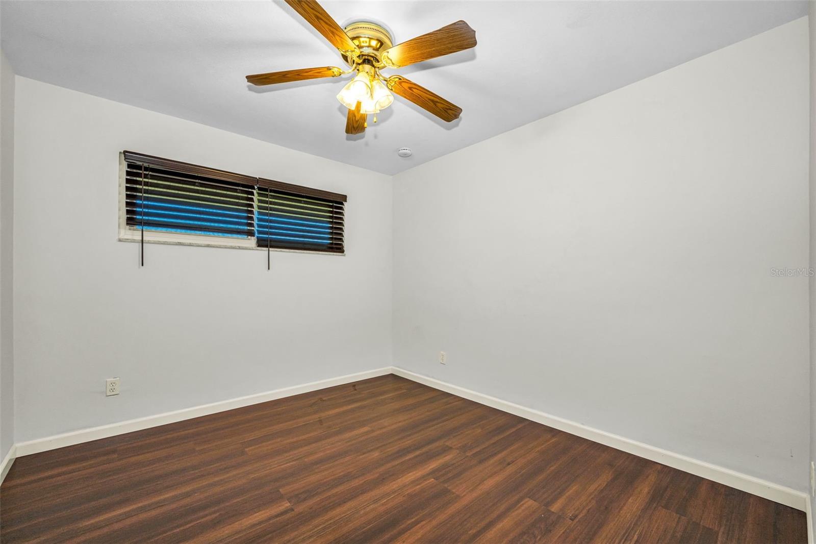 Image 20 of 28 For 11490 84th Avenue