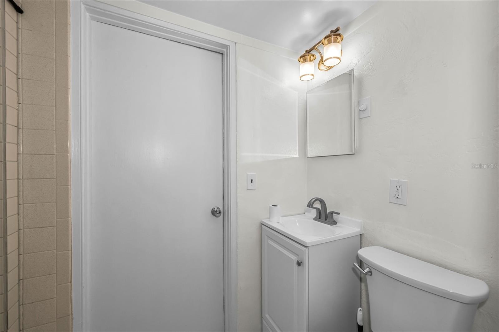 Image 21 of 28 For 11490 84th Avenue