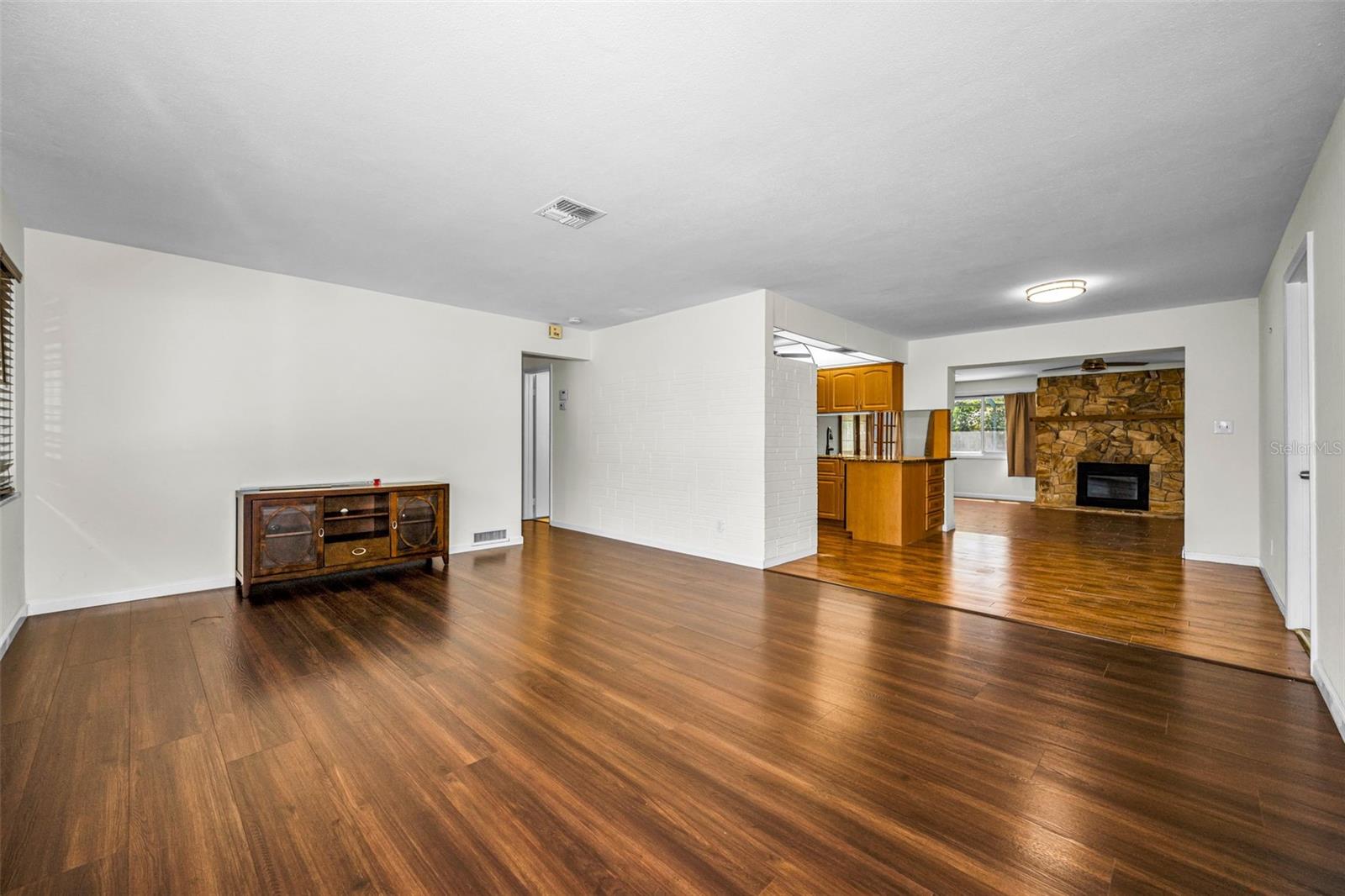 Image 8 of 28 For 11490 84th Avenue