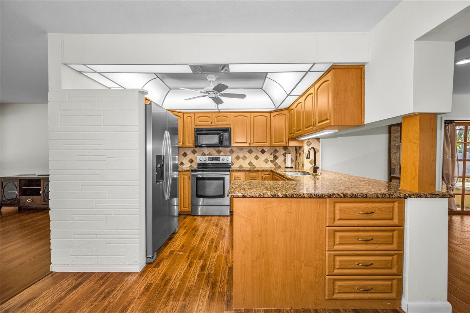 Image 9 of 28 For 11490 84th Avenue