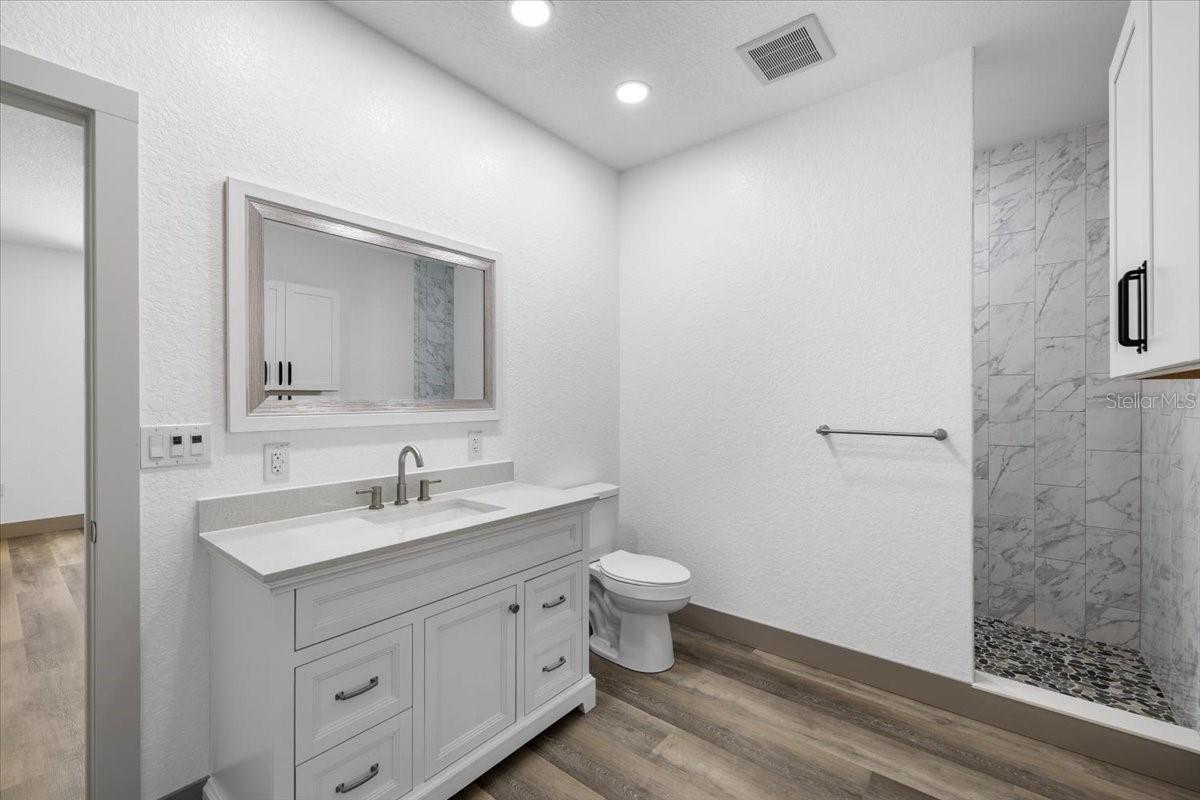 Image 14 of 40 For 5056 Oak Leaf Lane