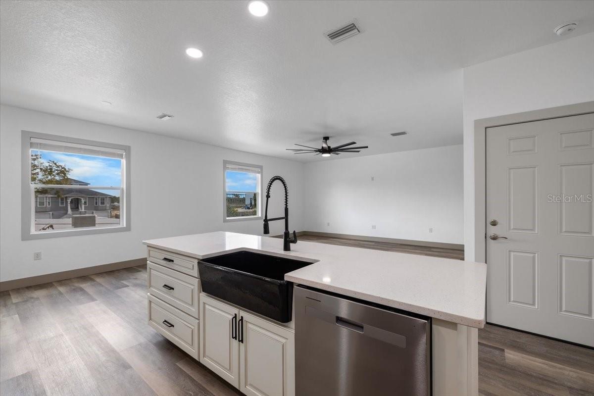 Image 5 of 40 For 5056 Oak Leaf Lane