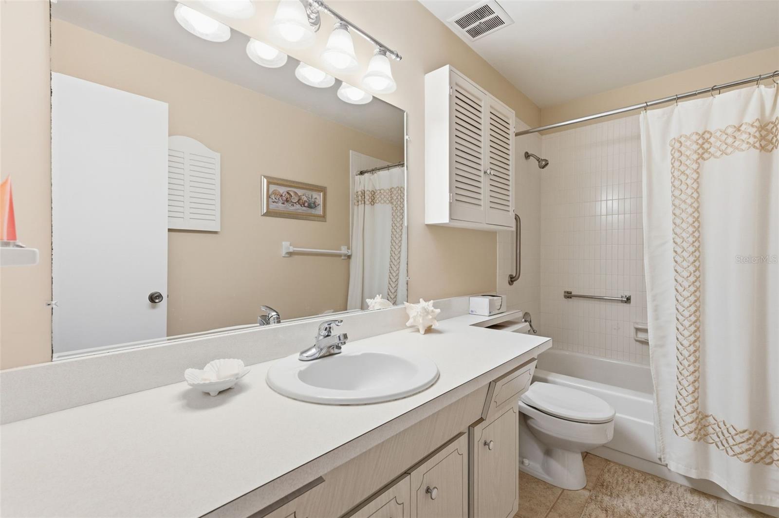 Image 10 of 44 For 650 Pinellas Point Drive S 230