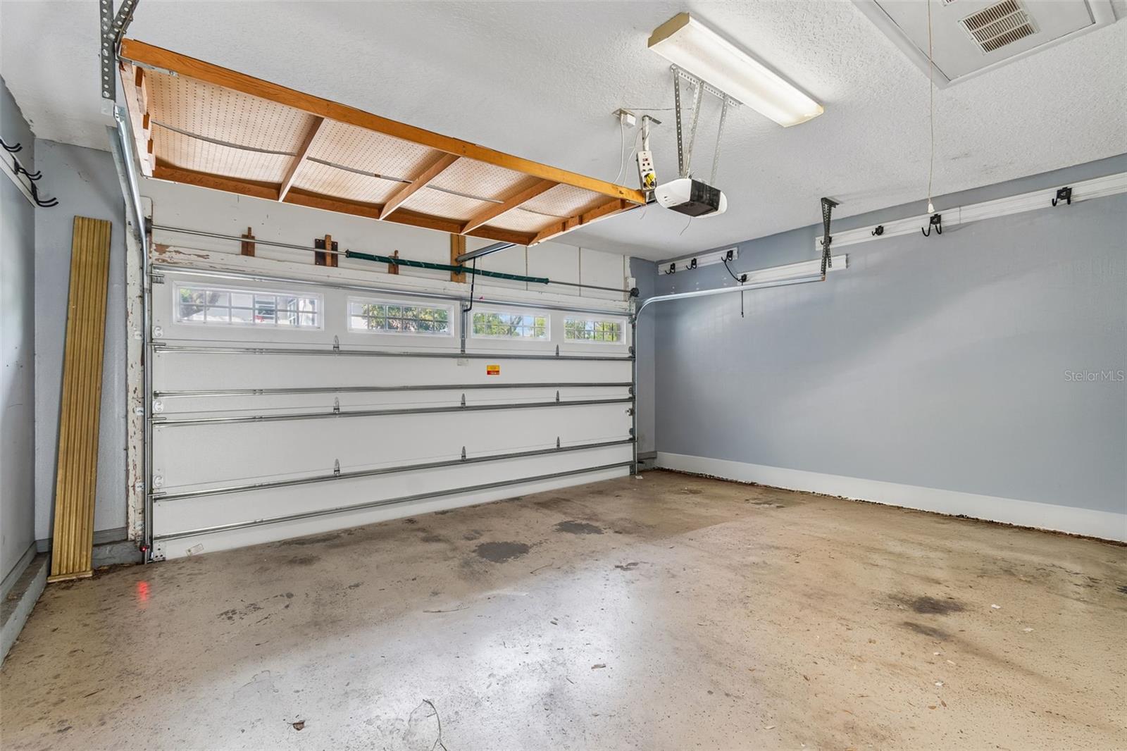 Image 50 of 60 For 3112 Coachman Avenue